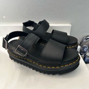 Dr. Martens VOSS WOMEN'S LEATHER
STRAP SANDALS Size 7.